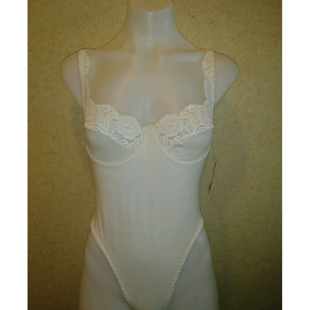 DeLarosa White Lace Underwire Nightie Small Viva VLV NEW Sweet #8350